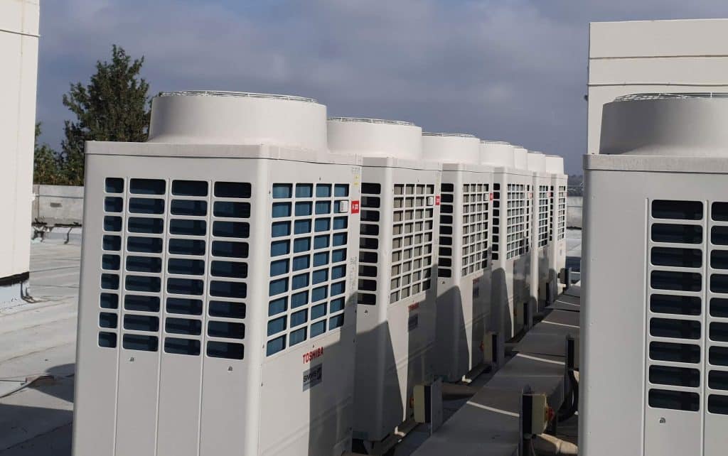 מערכות מזגן VRF על גג מבנה – מה זה מזגן VRF וכיצד פועלת המערכת